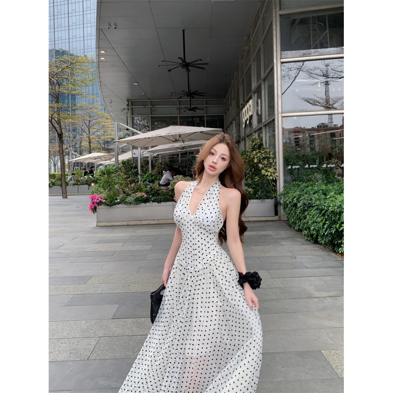 昕可达 波点挂脖连衣裙女2025早秋新款鱼骨V领长裙气质收腰裙子