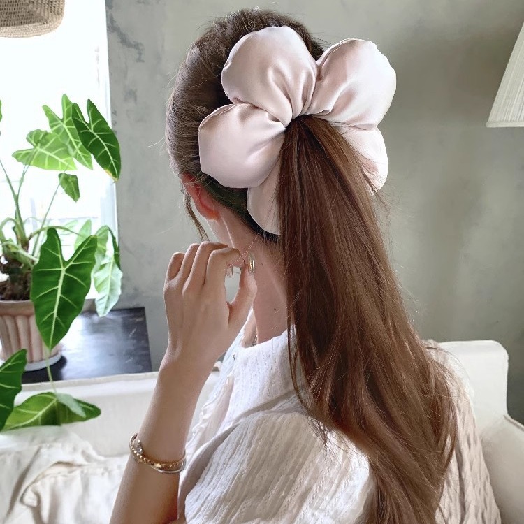 Flores suaves tridimensionales llenas de algodón anillo de pelo nicho simple y fresco de alto nivel sensación bola cabeza de caballo anillo de pelo