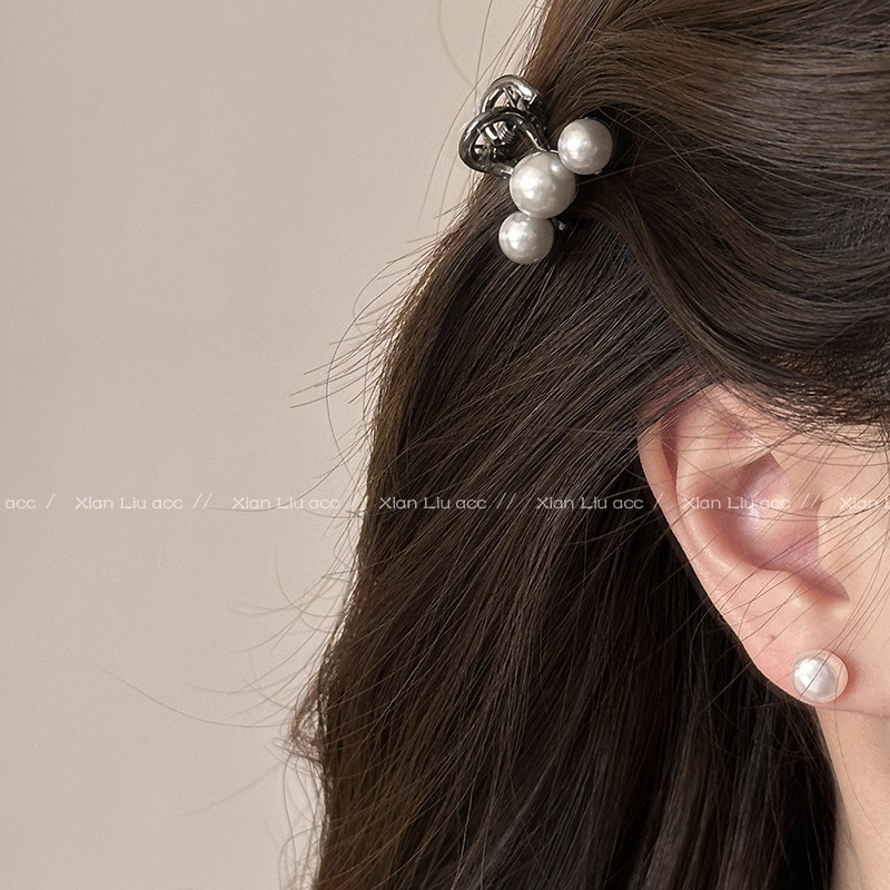 3 gray pearl cherry metal peach clips