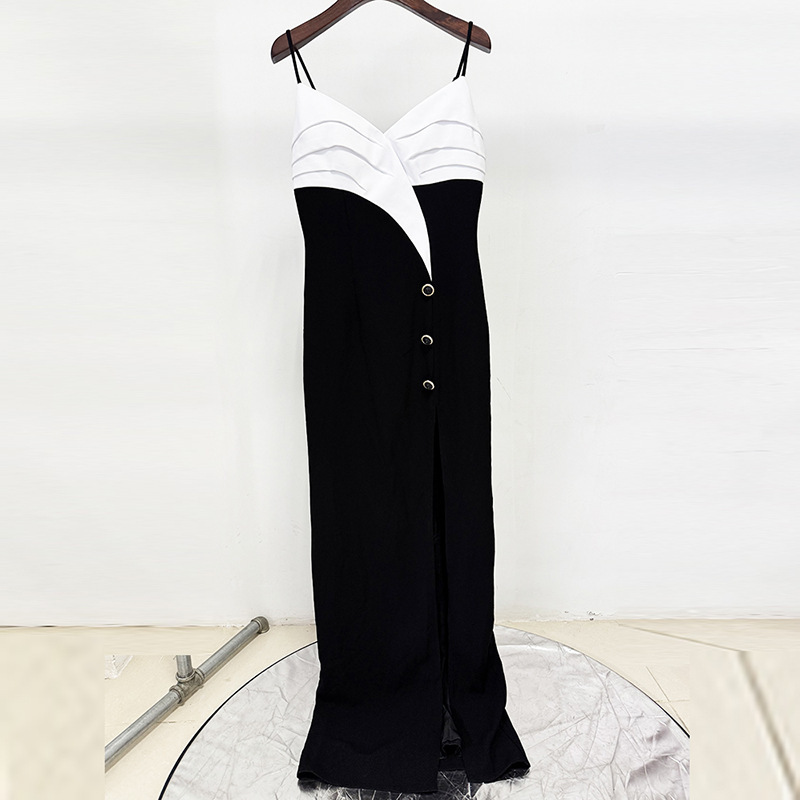 High Street Fashion 2026: Elegant Color-Blocked Halter Neck Slit Long Dress, Floor-Length Gown