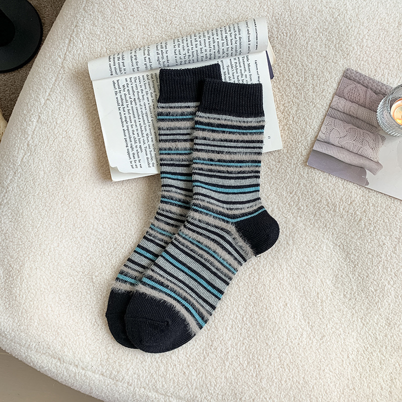 Calcetines de tendencia de invierno para mujeres calcetines estriadas de Dongdamen para mujeres calcetines de invierno y calcetines de pila para mujeres