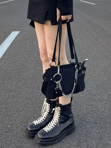  niche new cool girl hot girl bag chain motorcycle armpit bag high-end shoulder handbag baguette bag