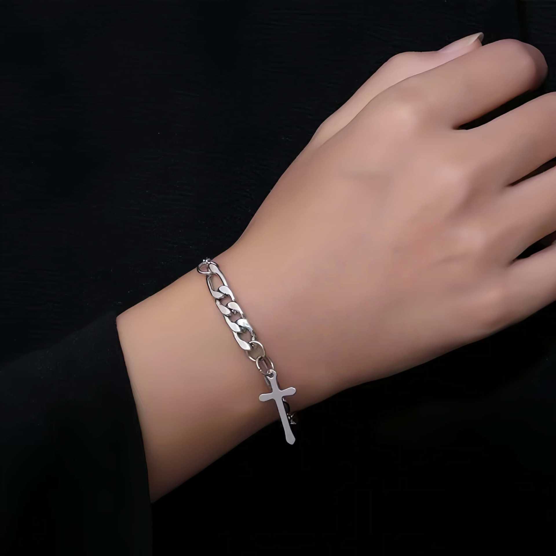 Kubanisches Gliederarmband für Herren • Hochwertiger Edelstahl • Wasserdicht & hypoallergen. Klassischer Streetstyle, robust & komfortabel. Symbol des Selbstbewusstseins._voghion.com