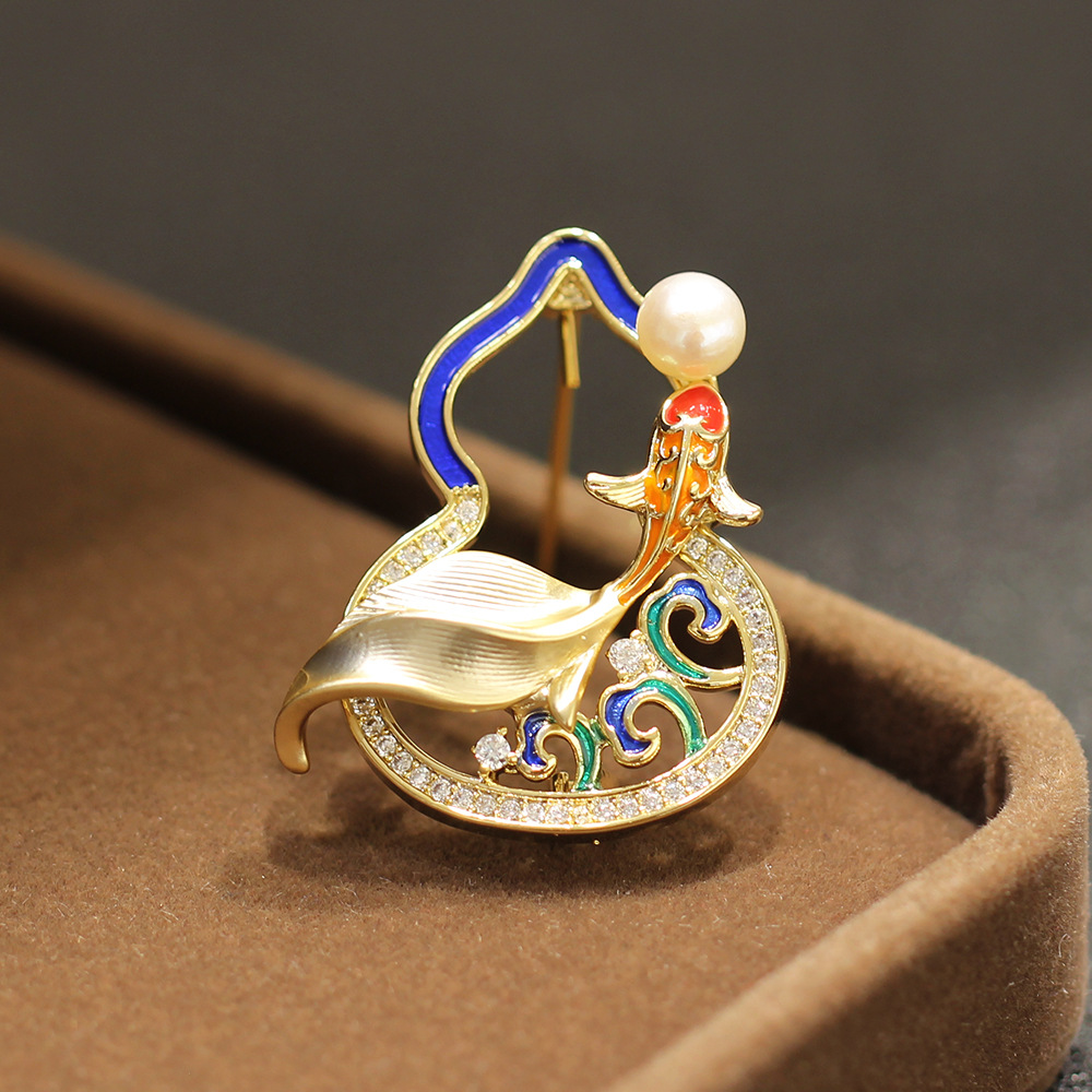 Spilla cinese koi zucca in oro con perla d acqua dolce_voghion.com