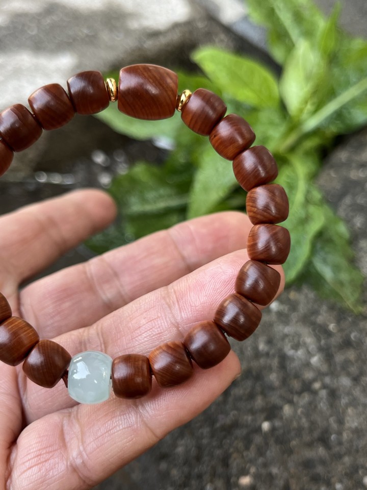 正宗崖柏陈化料0.8x0.9x22颗手串真品陈化老料高密度文玩木质男女