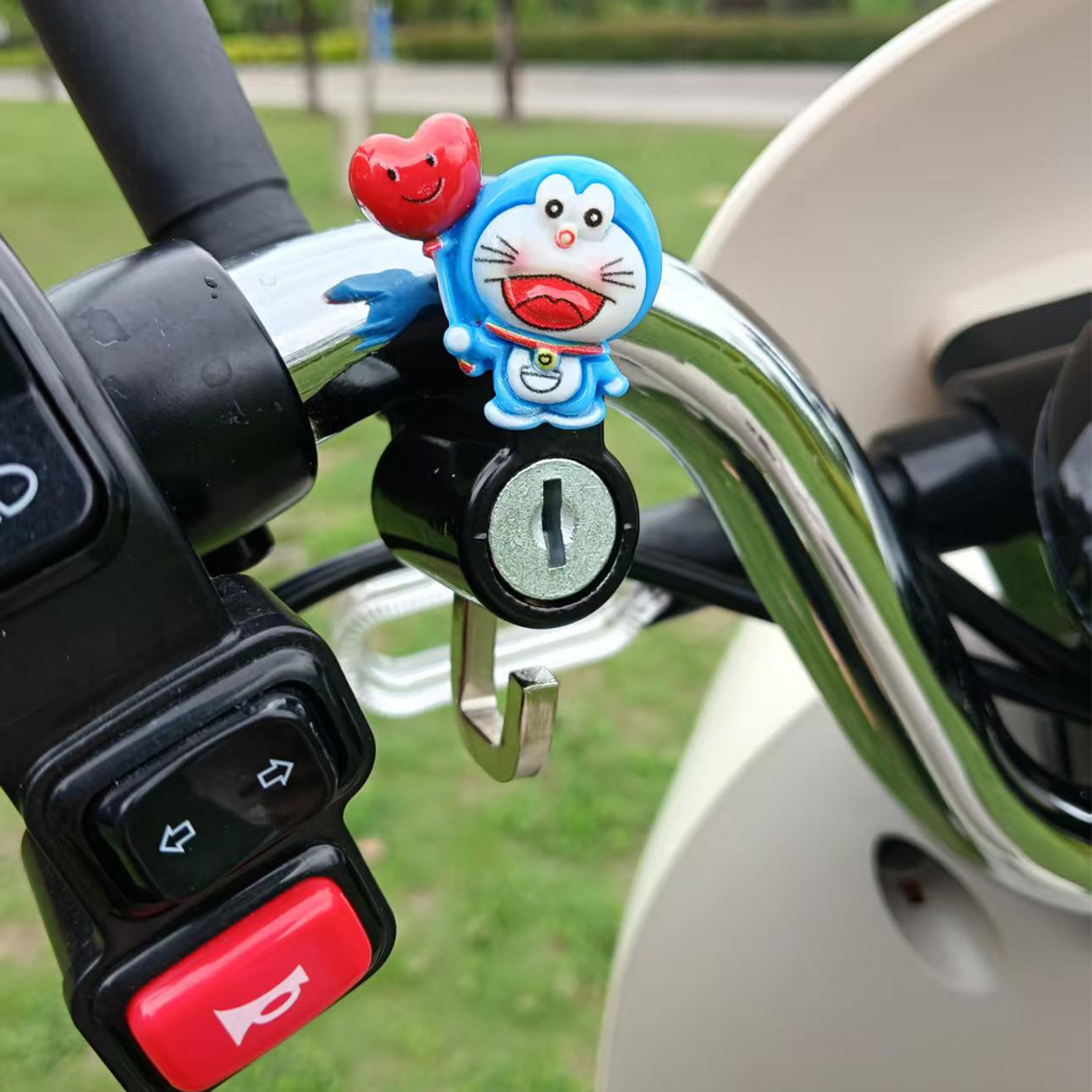 Cartoon Helmet Lock for Bicycles, Electric Vehicles, Motorcycles, Scooters, Mountain Bikes, Baby Strollers, Multifunctional Anti-Theft Lock Hook