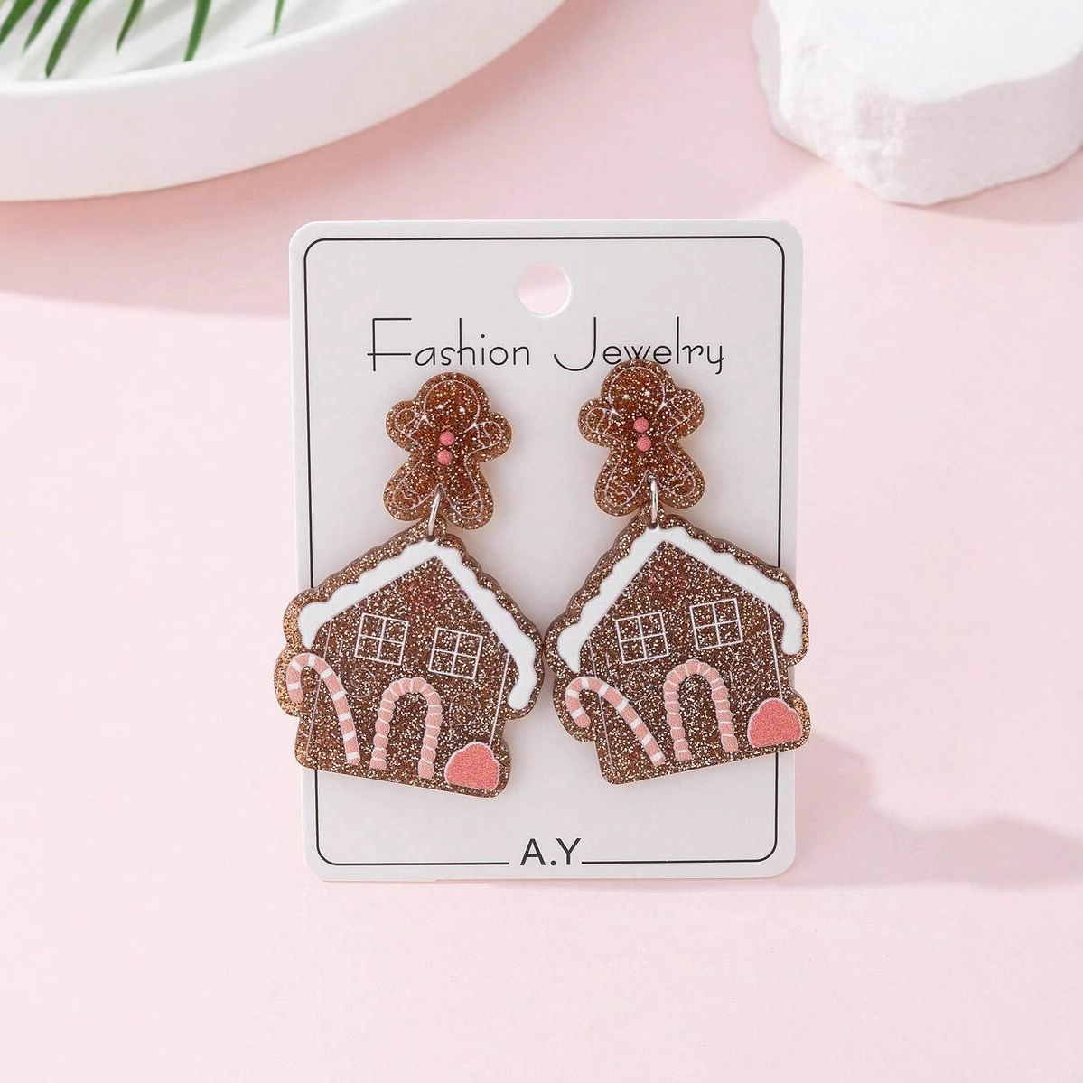 欧美跨境新款圣诞节可爱姜饼系列姜饼屋吊坠耳环亮片亚克力耳钉女