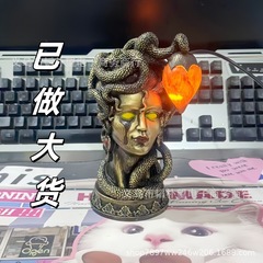 クロスボーダーメデューサテーブルランプメデューサテーブルランプ彫像神話モンスターゴシック樹脂装飾品