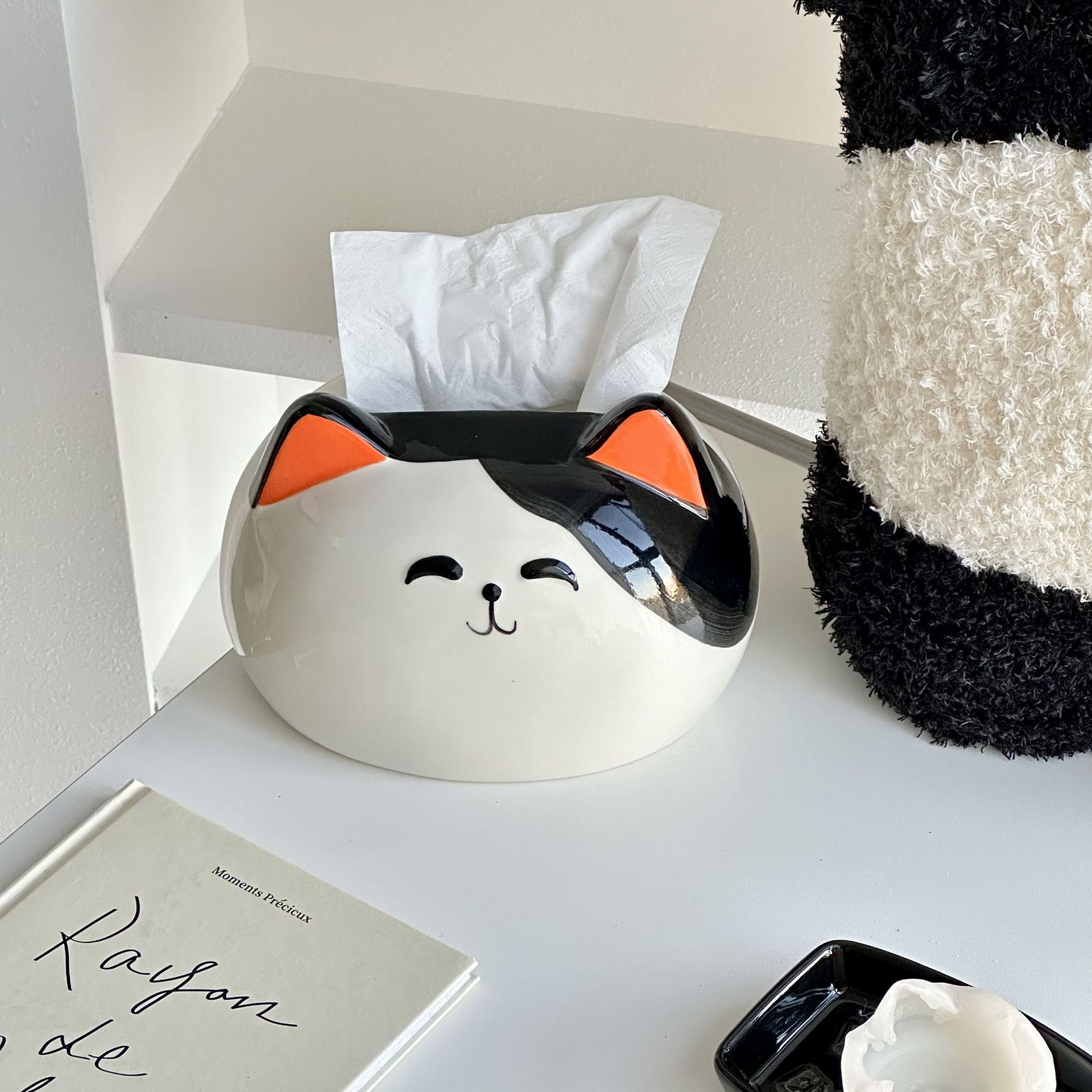 かわいい大きな目のパンダのティッシュの箱のリビングルームの浴室は陶磁器の高級なお茶の箱の家庭用の飾り物のナプキンを引き出します。