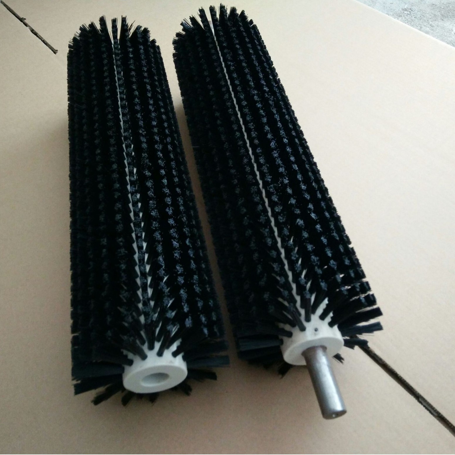 供应果蔬玻璃业陶瓷业纺织业印刷业尼龙丝磨料丝毛刷  . 毛刷辊