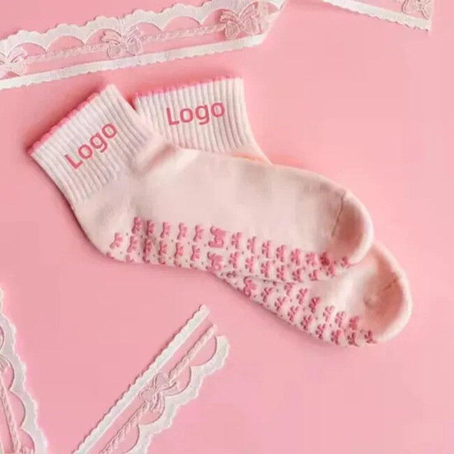 High-Quality Women's Grip Non-Slip Sports Yoga Custom Crew Girl Cotton Pilates Socks