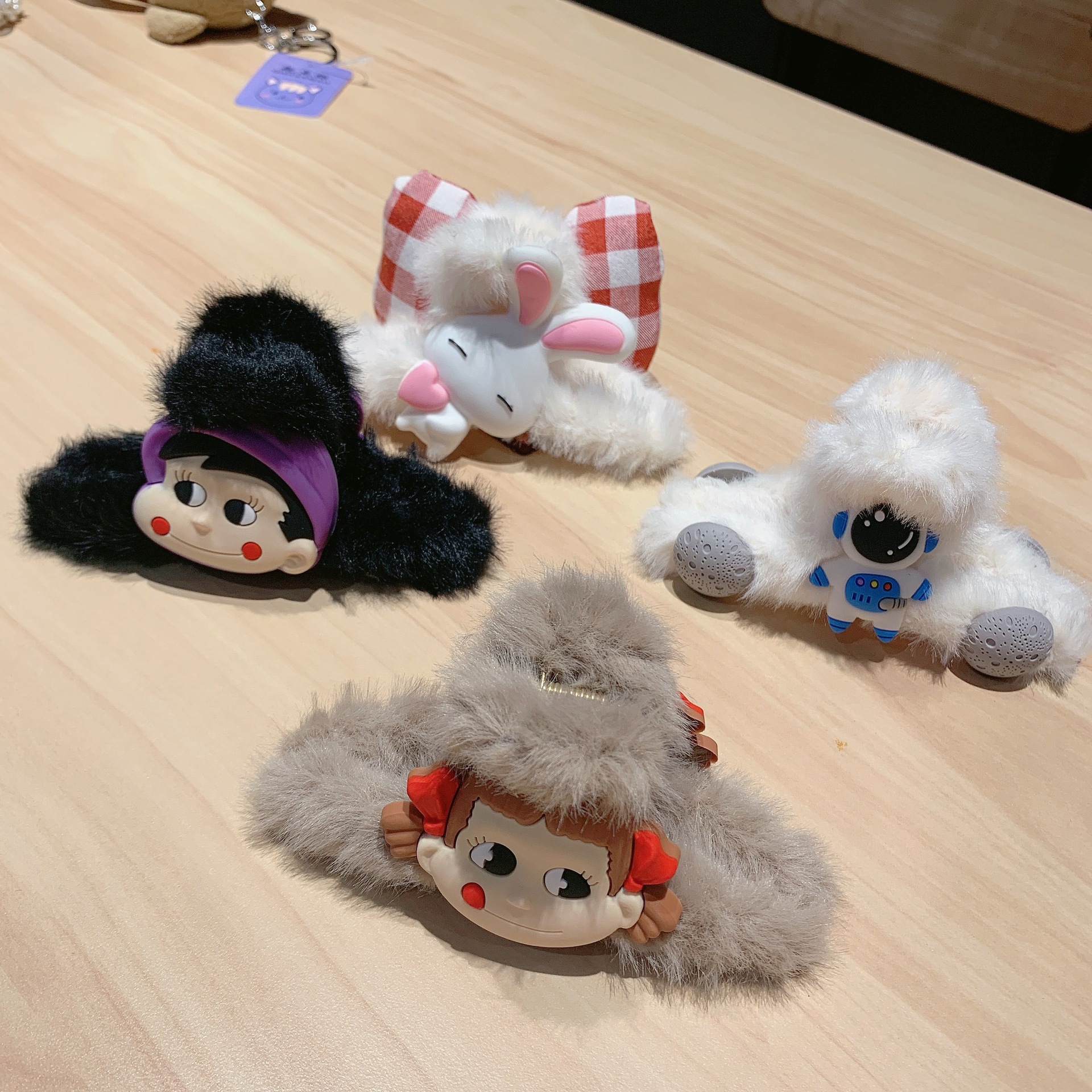 El otoño y el invierno de La felpa de pelo clip de Cabeza trasera de peluche agarre grande lindo fieltro de lana de dibujos animados clip tocado clip de tiburón hembra