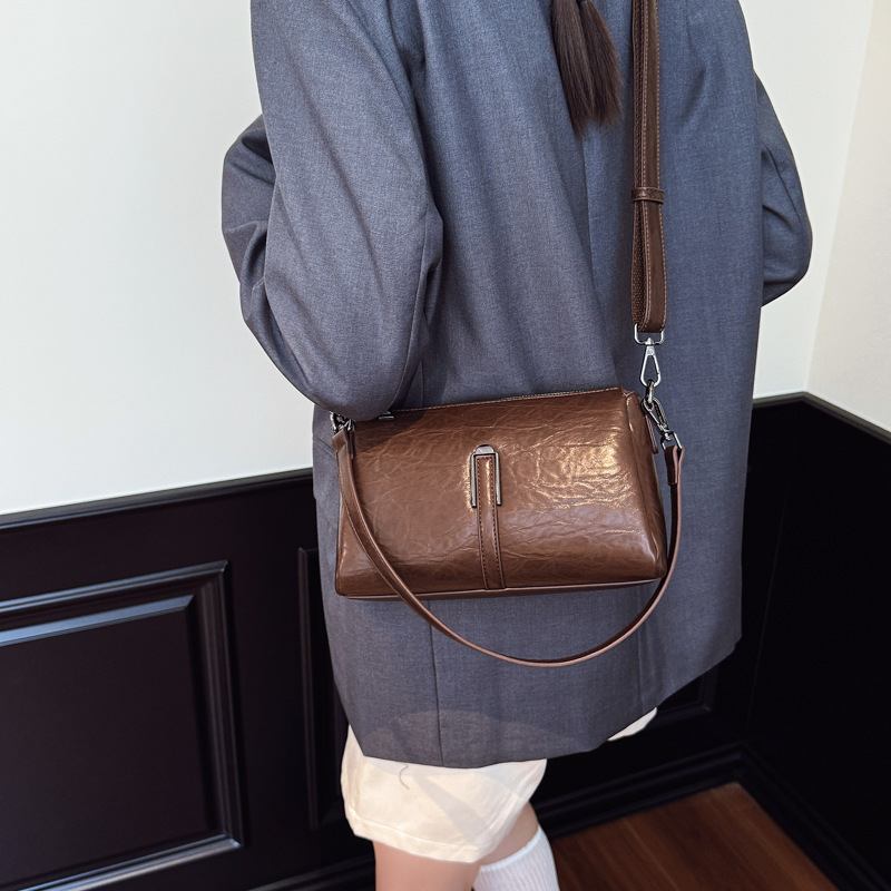 Bolsa de almohada portátil transfronteriza retro bolso de braza para mujeres otoño y invierno 2025 nueva moda bolso de hombro bolso de viaje