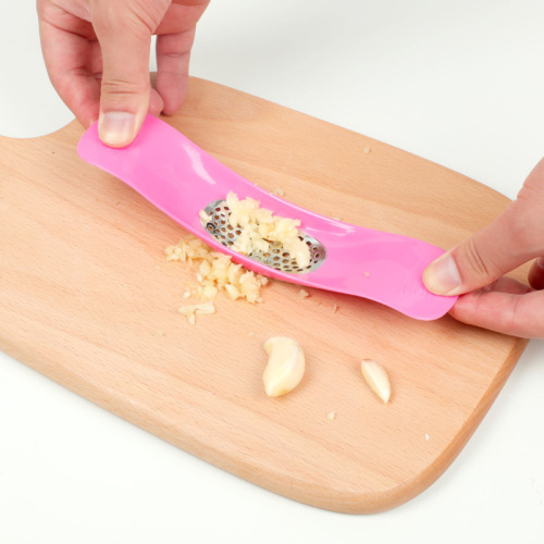 Stainless steel manual garlic press curved garlic press garlic paste garlic masher kitchen tools garlic masher