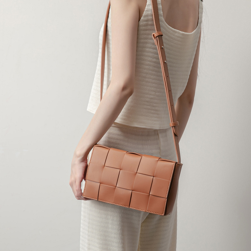 2024 New Woven Bag For Women, Fashionable Versatile Shoulder Bag, Unisex Crossbody Bag, High-End Luxury Plaid Bag