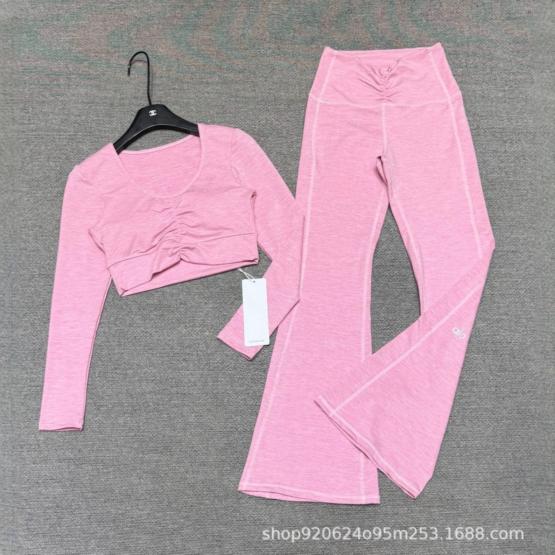 26 New Spring/Summer Niche Design Pleated Slim-Fit Top Paired with Slightly Flared Casual Pants Yoga Set 26 New Spring/Summer Niche Design Pleated Slim-Fit Top Paired with Slightly Flared Casual Pants Yoga Set