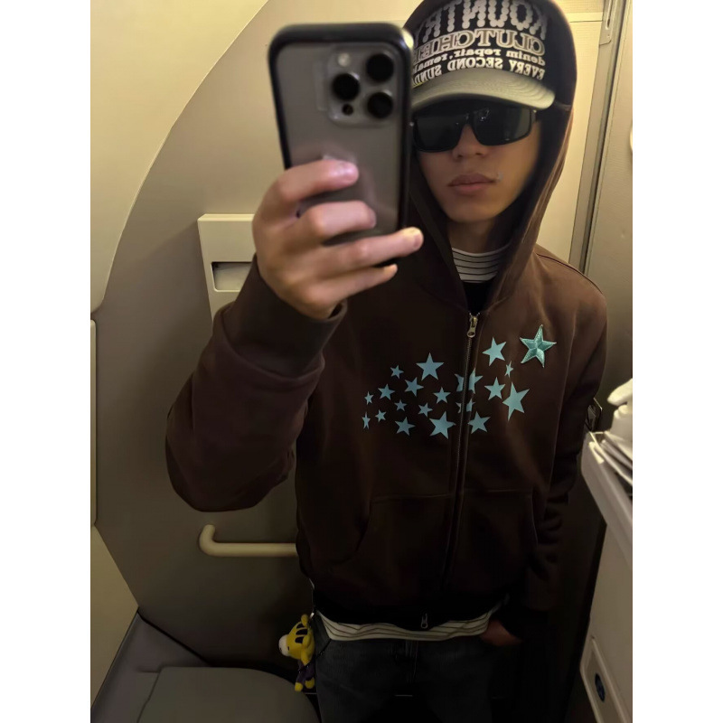 American Retro Brown Sweatshirt Cardigan for Men, Autumn and Winter Star Print Hooded Jacket, College Style Loose Heavyweight Top American Retro Brown Sweatshirt Cardigan for Men, Autumn and Winter Star Print Hooded Jacket, College Style Loose Heavyweight Top