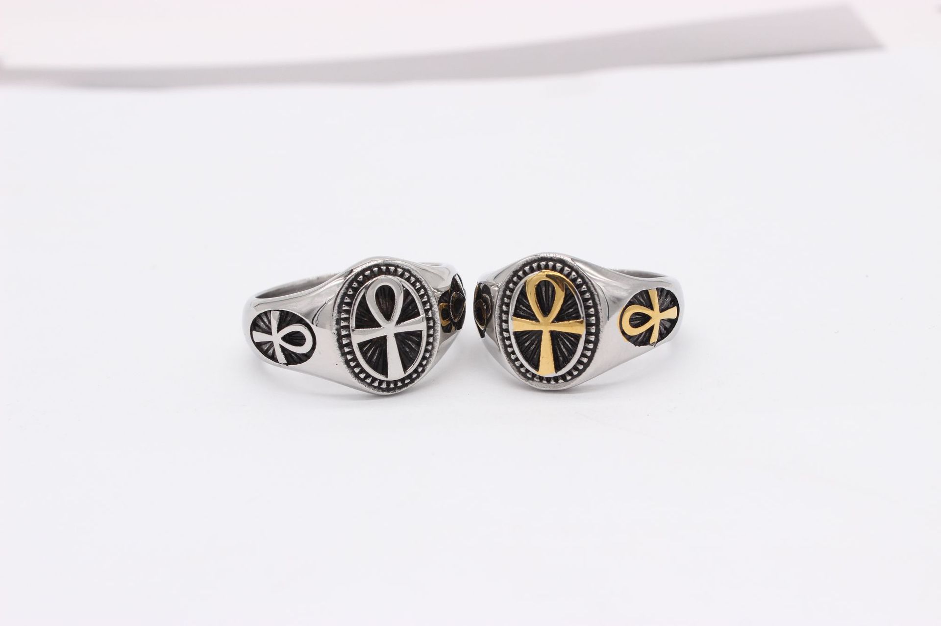 Ion Plating (IP) Gold Plating Process Retro Cross 304 Stainless Steel 18K Gold Plated Men's Rings