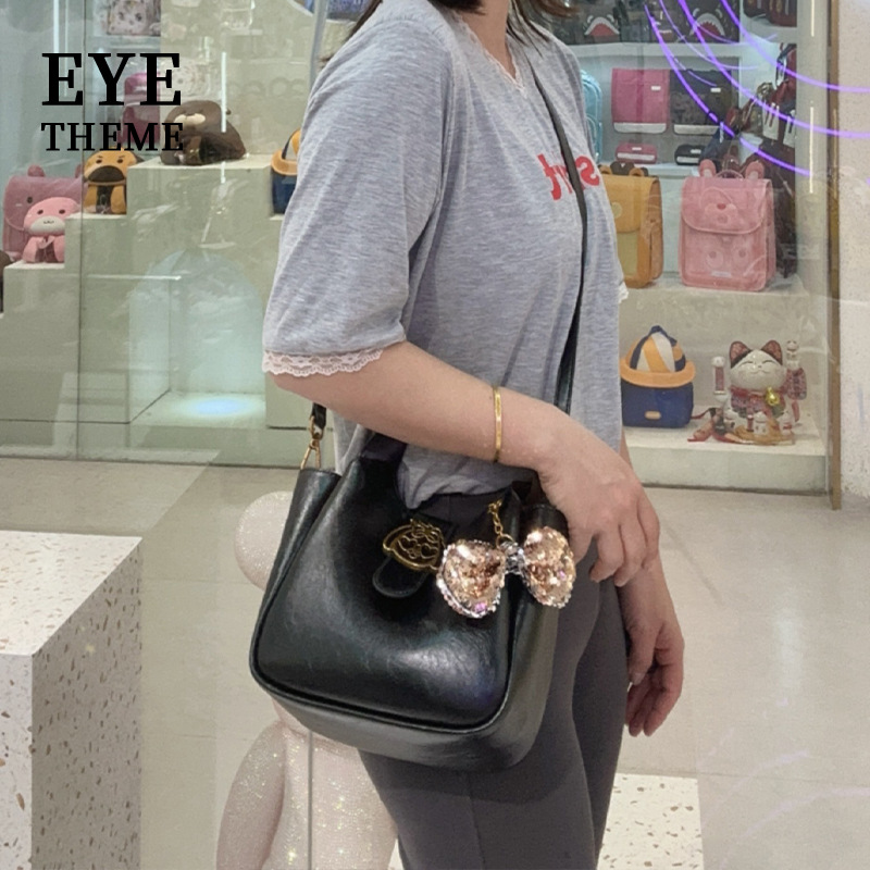 Mujeres de color sólido PU suave de alta calidad de la piel de cera de cera de aceite de 2025 arco portátil casual de mano 2772 #