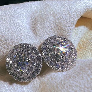 European and American Fashion Mosan Diamond Earrings Simple Fashion Light Luxury