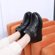 冬加厚羊毛保暖老年人短靴妈妈雪地靴棉鞋头层真牛皮软底奶奶皮鞋