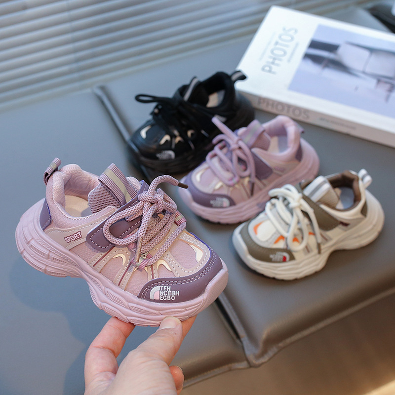 Zapatos deportivos infantiles primavera y otoño nuevos niños de moda versátil zapatos de papá chicas ligeras con suela suave zapatos de carrera casuales