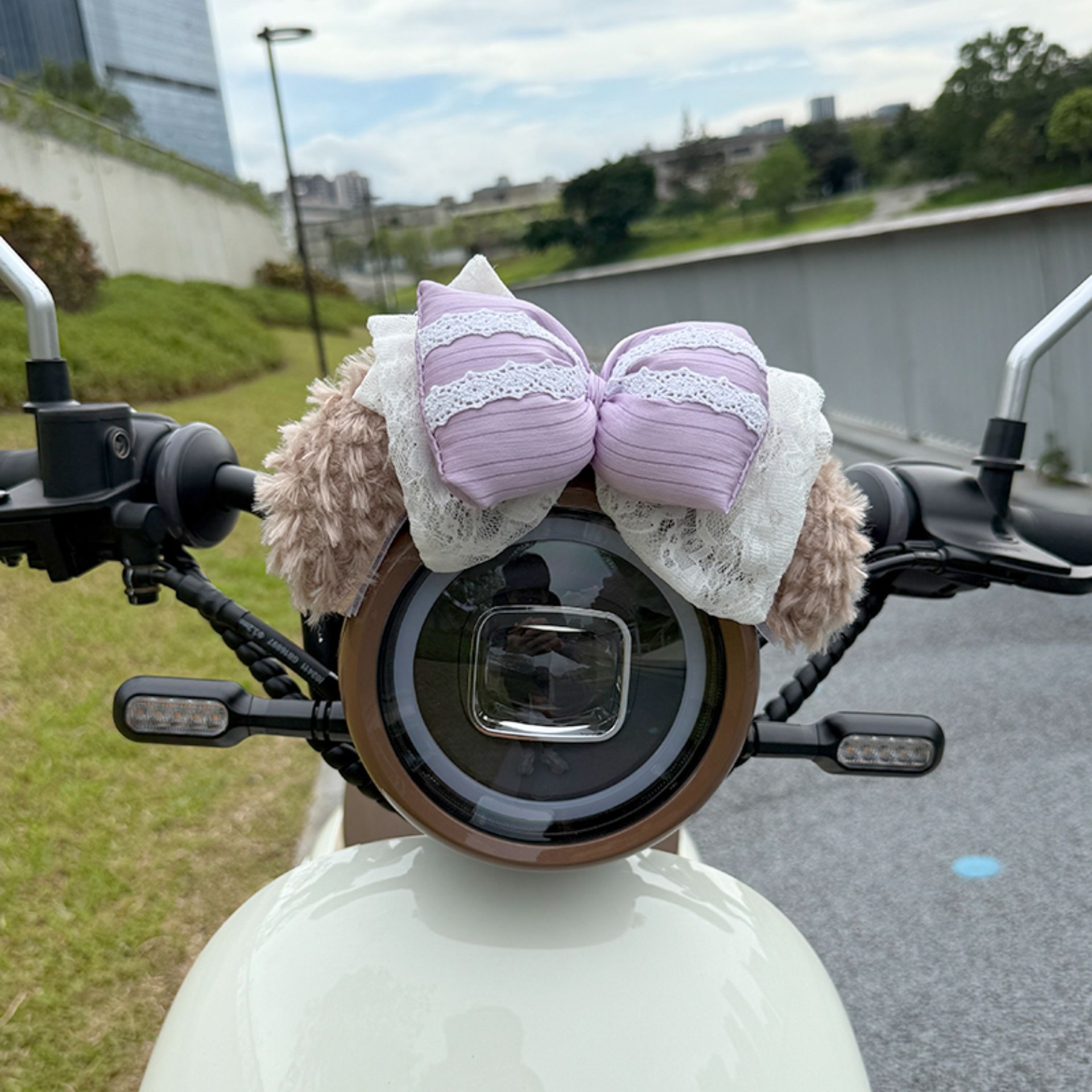 No. 9 Electric Vehicle Decorative Accessories Cute Transformation No. 9 Yadi Emma Luna Battery Car Light Accessories