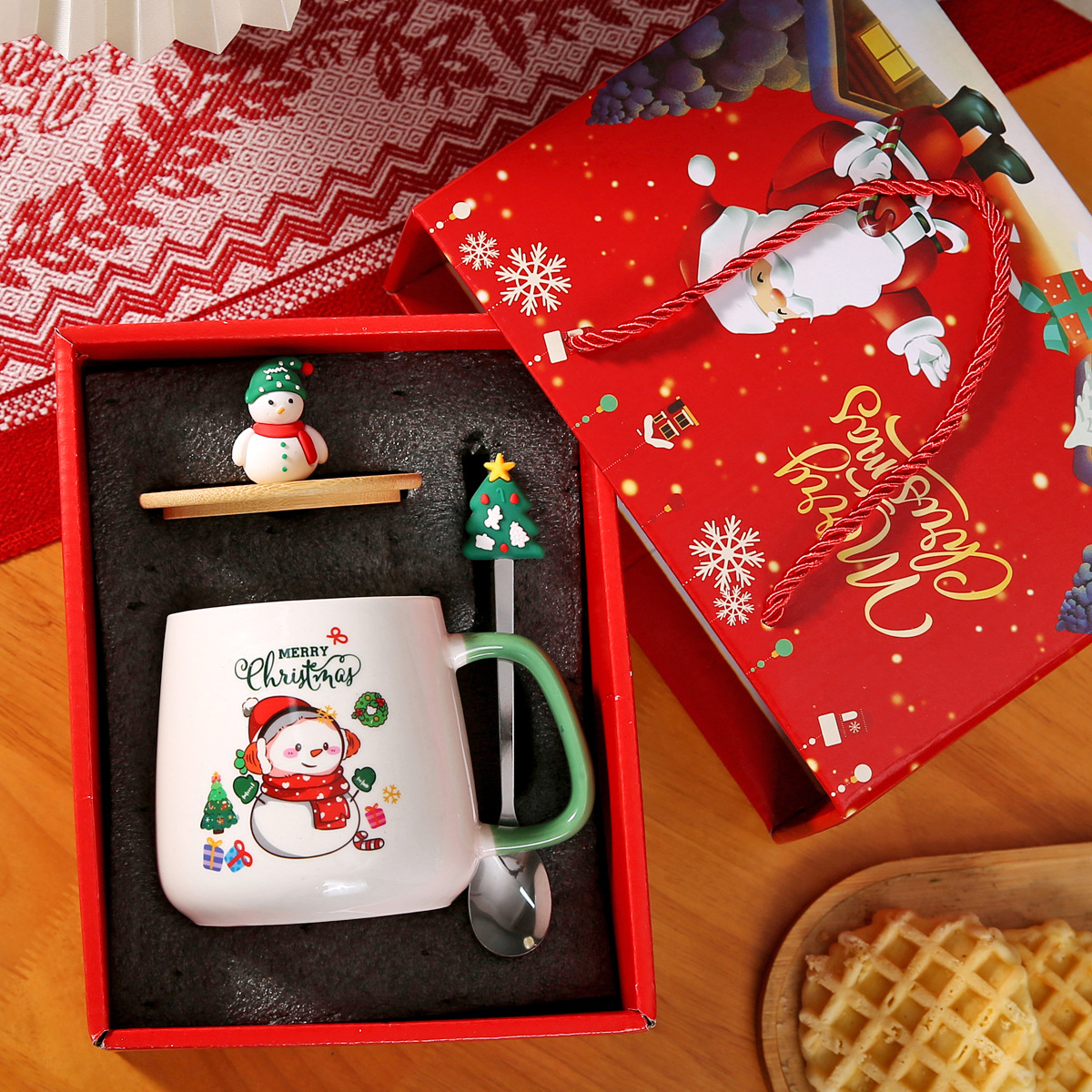 Taza de Navidad transfronteriza temperatura constante taza cálida de 55 grados Taza de cerámica con logotipo impreso Regalo de recuerdo de Santa
