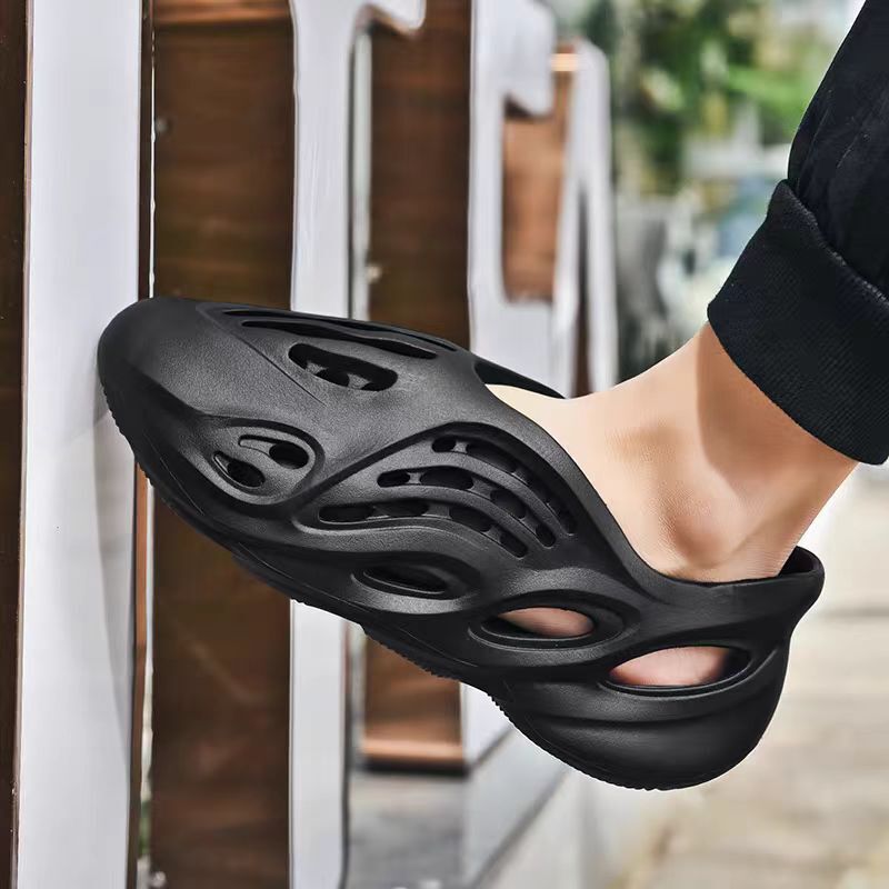 2026 Summer Coconut Clogs Yeezy Couple Beach Shoes Men's Non-Slip Casual Slide Sandals Couple Style 2026 Summer Coconut Clogs Yeezy Couple Beach Shoes Men's Non-Slip Casual Slide Sandals Couple Style