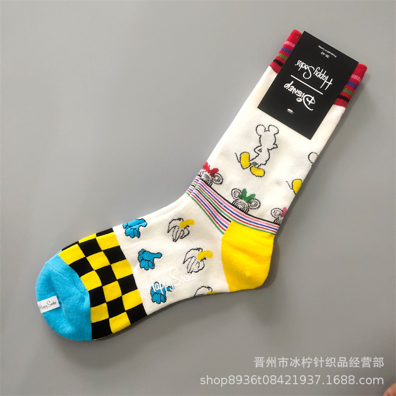 Happy socksスウェーデンのファッションブランドの女性が可愛いです。