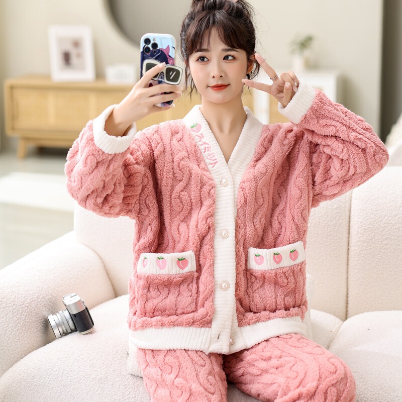 Coral Fleece Pajamas for Female Students in Autumn and Winter, Cute Loungewear Set, Flannel, Can Be Worn Outside, Warm and Thickened for Warmth Coral Fleece Pajamas for Female Students in Autumn and Winter, Cute Loungewear Set, Flannel, Can Be Worn Outside, Warm and Thickened for Warmth