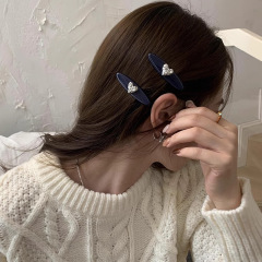 高級ブルークリップ、気質ラインストーンラブヘアピン、女性用サイド前髪クリップ、ヘアエッジクリップ、ガーリーハートヘアアクセサリー