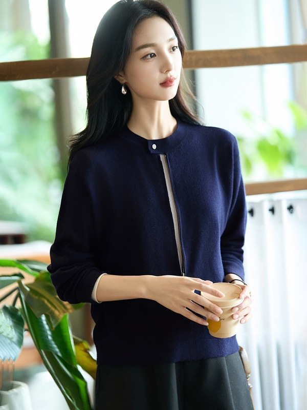 新款球服羊毛开衫女圆领拉链精纺细毛针织外套休闲显瘦棒球服上衣|undefined