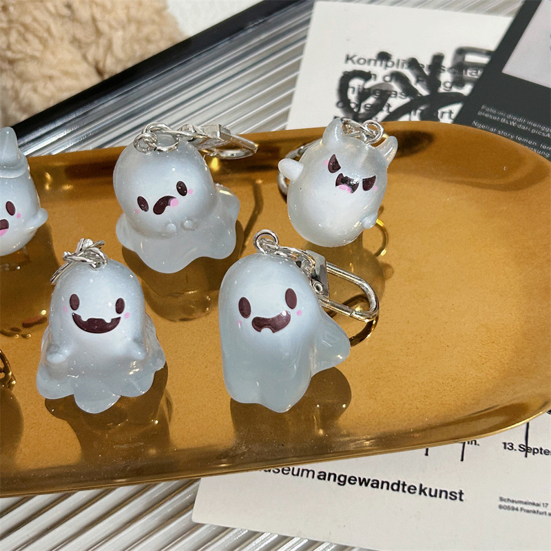 クロスボーダー発光リトルゴーストキーホルダー面白い立体ハロウィン人形スクールバッグペンダントペンダントインアクセサリー|undefined
