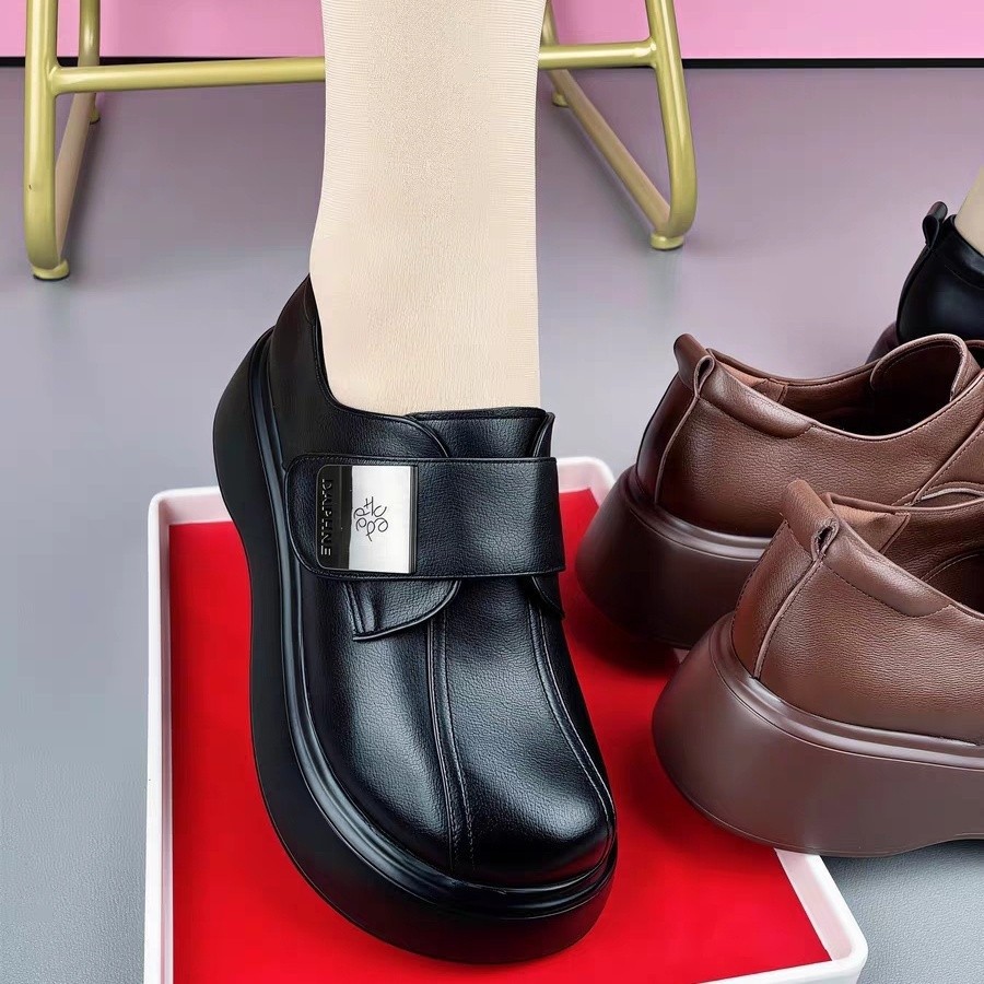 2026 new British-style platform loafers for women, spring/autumn collection, soft leather, with Velcro straps, versatile and comfortable flats