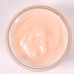 Small Ni Aromatic Truffle Black Tea Water Cream, smooth and not greasy, suitable for oily skin and acne-prone skin