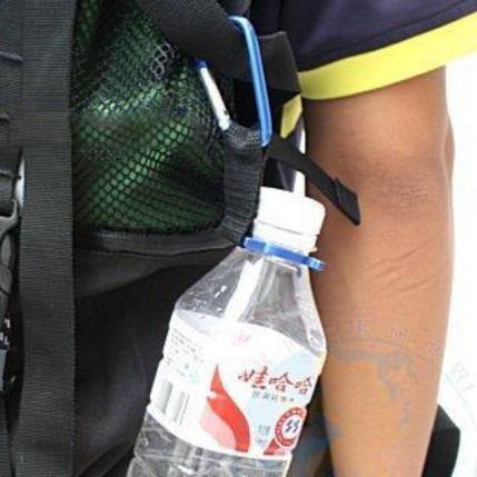 Botella de agua hebilla botella de agua mineral hebilla botella de agua hebilla botella de bebida hebilla colgante rápida