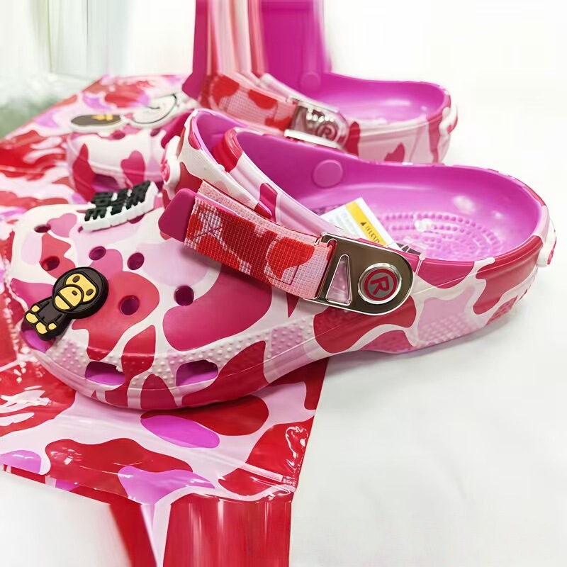 2025 New Beep Camouflage Ape Head Iron Buckle Croc Shoes Spring and Autumn Trendy Casual Couple Shoes Manufacturer Wholesale