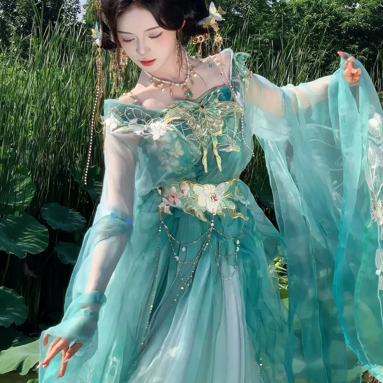 Jiangyoutang [Luna] Юбка Hezi с тяжелой вышивкой и бабочкой Super Fairy, улучшенная прямая юбка с вырезом-стойкой, весенне-летний комплект.