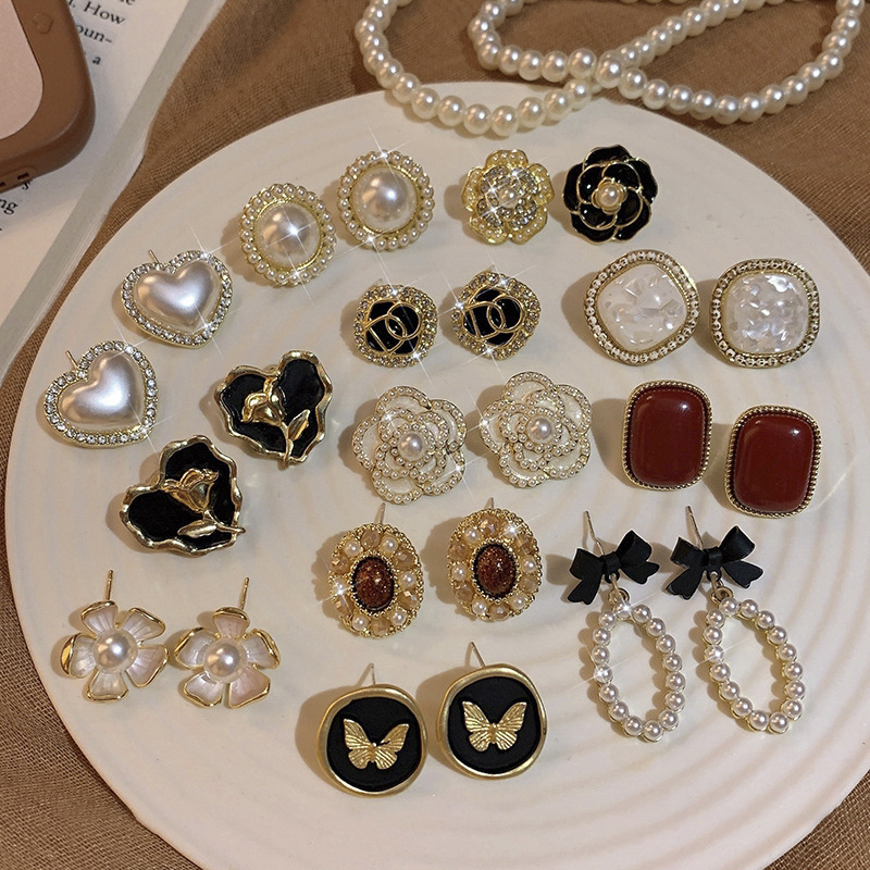 13g Weight Pearl Inlay Material 1 Pair Retro Heart Shape Flower Enamel Inlay Alloy Pearl Ear Studs