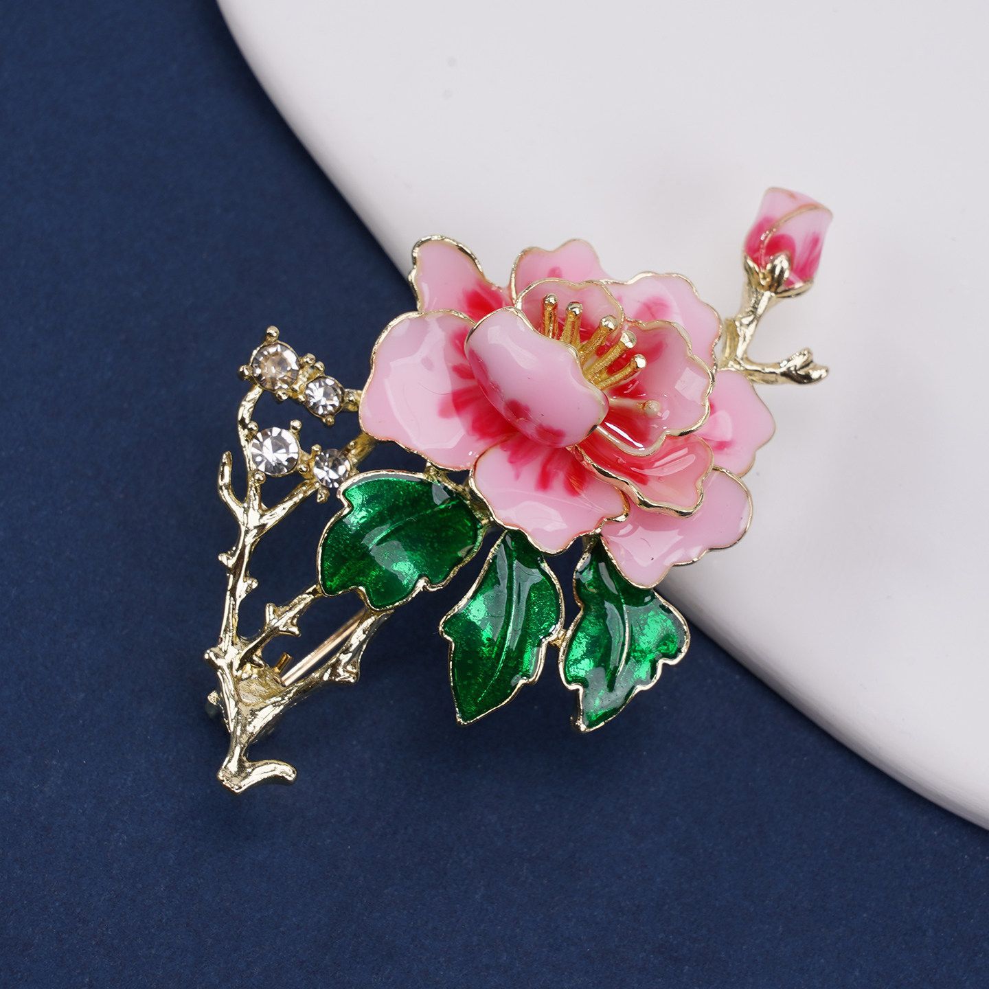 Chinese-Style Peony Brooch with a High-End Feel, Symbolizing Prosperity and Elegance, Fashionable and Versatile Enamel Pin Brooch