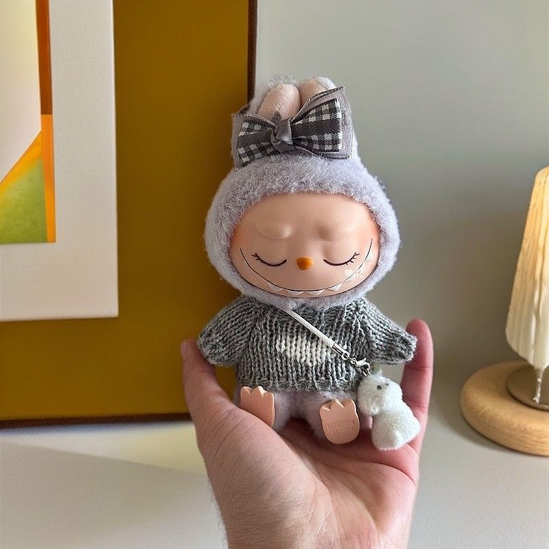 ブラインドボックス 17 センチメートル Labubu ベビー服第一世代と第二世代座っているパーティーぬいぐるみ子犬服スーツ祖国|undefined