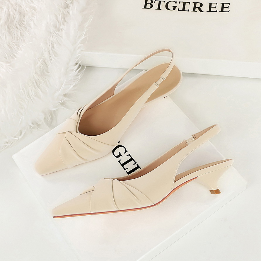 Elegante Décolleté A Punta Con Cinturino E Fiocco Per Donna_voghion.com