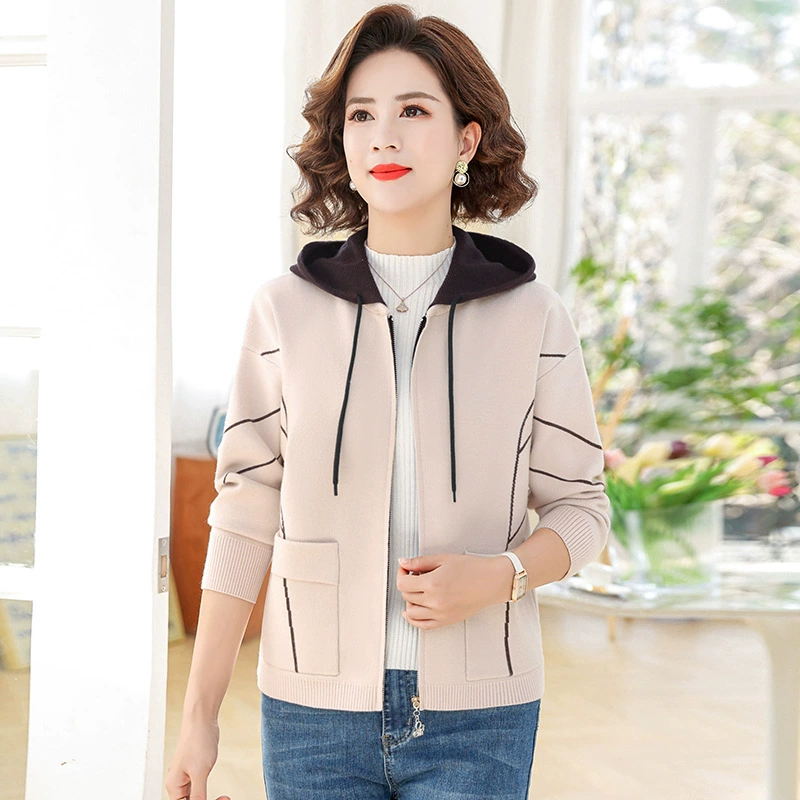 Новинка 2024, трикотажное пальто для мам в западном стиле для женщин среднего возраста, весенний короткий топ для женщин среднего и пожилого возраста, весенне-осеннее тонкое пальто