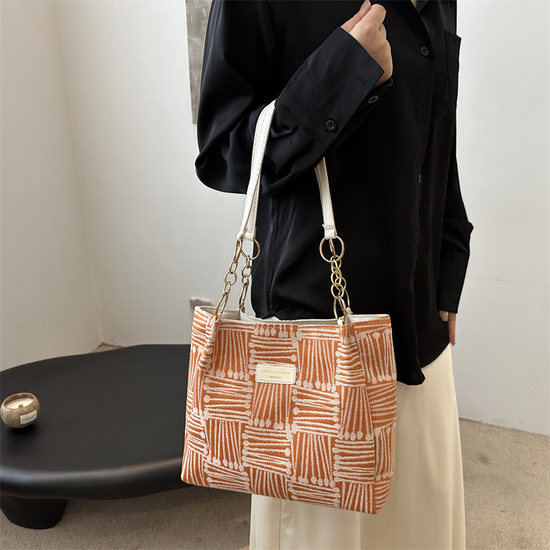 Großes Fassungsvermögen aus Canvas für Damen 2024, neue lässige Einkaufstasche für den Weg zur Arbeit, vielseitige Umhängetasche im Lazy-Style_voghion.com