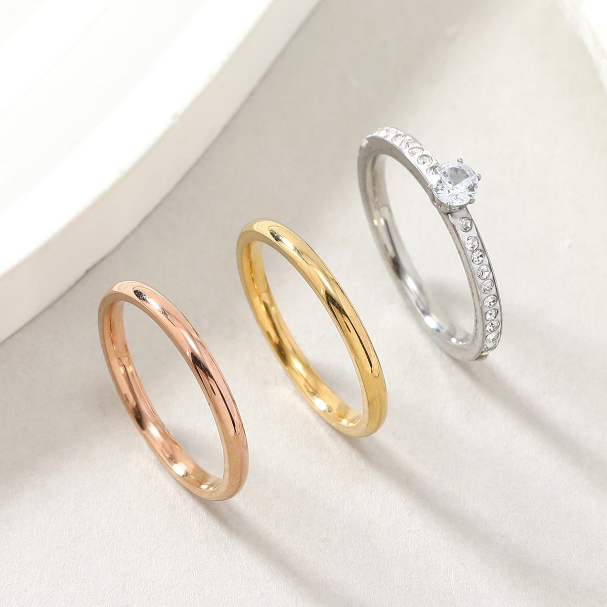 Stainless jewelry inner and outer circular arcs, mud diamond inlaid with zircon color three piece set, couple titanium_voghion.com