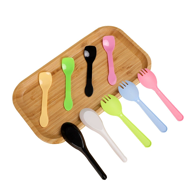 Disposable spoon, transparent plastic pack