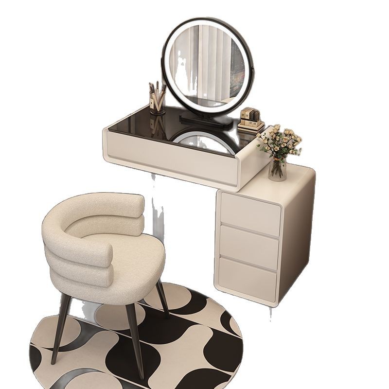 Dormitorio de madera maciza pequeño pequeño y estrecho moderno simple dormitorio principal alta sensación de almacenamiento en una mesa de maquillaje en stock