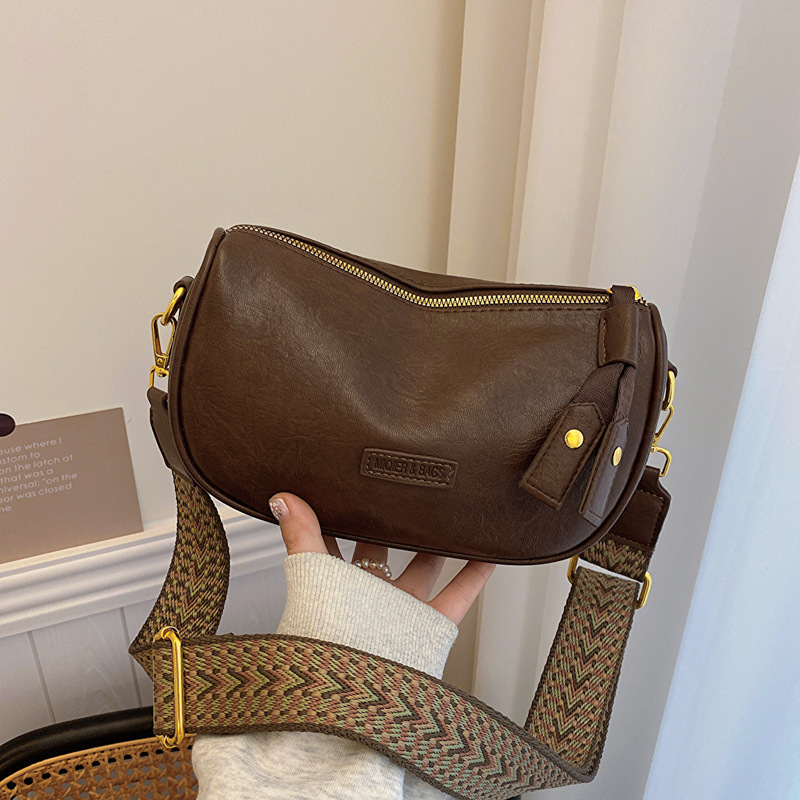 This year's popular Boston bag autumn and winter all-match fashion new niche broadband messenger bag women's retro pillow bag