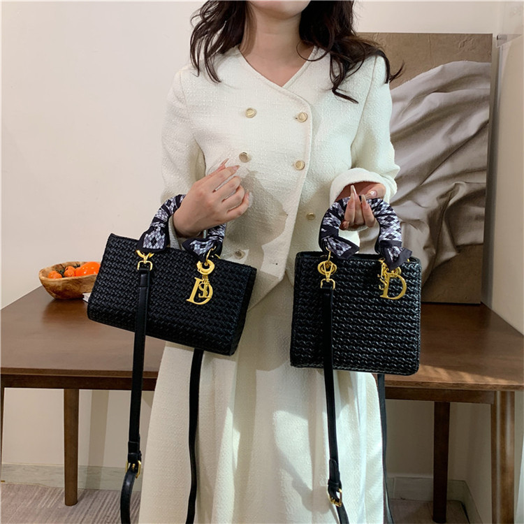Woven Handbag for Women, 2026 New Style, Princess Diana Bag, High-End, Stylish Handbag, Popular Shoulder and Crossbody Bag